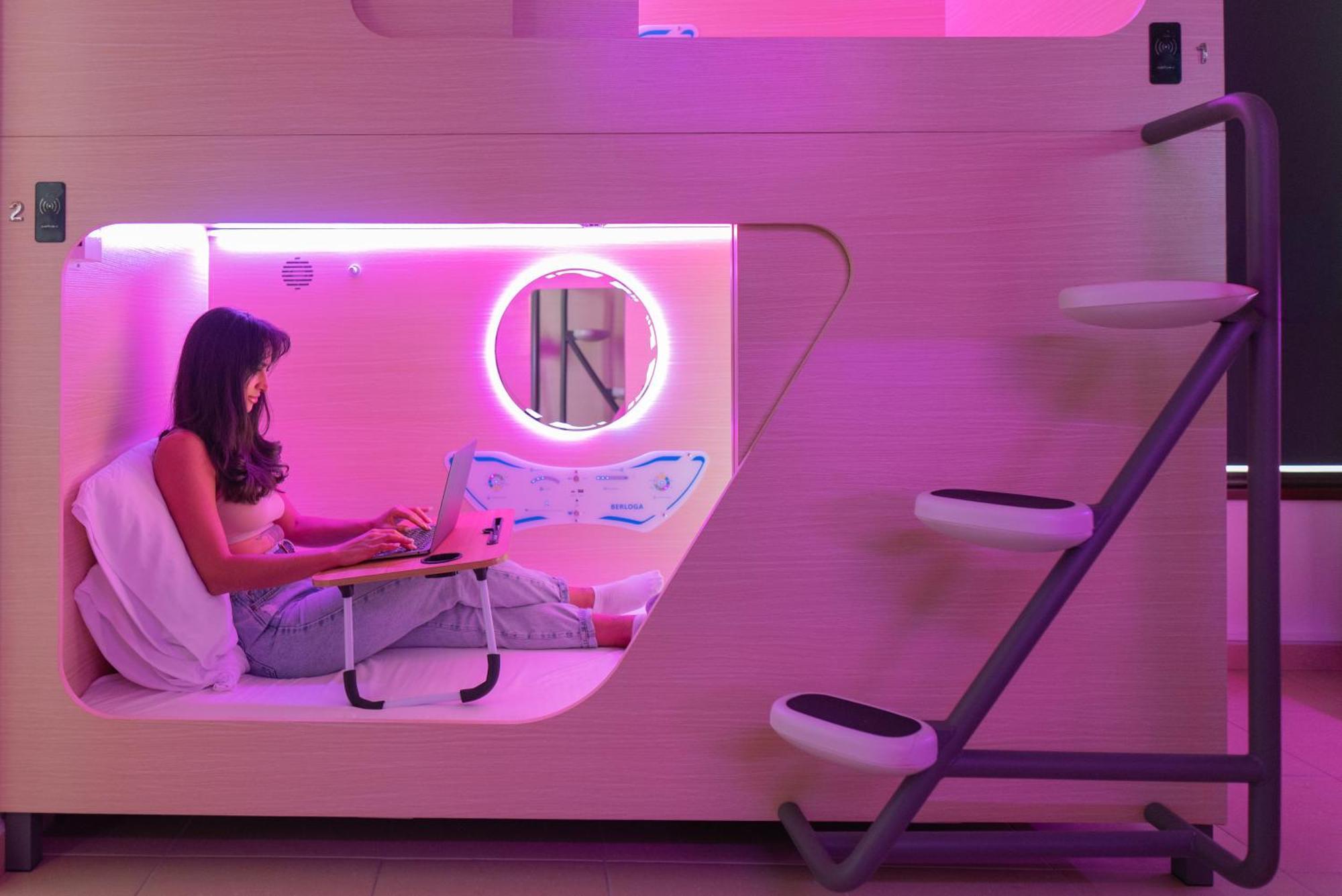 Berloga Capsule Jbr Otel Dubai Dış mekan fotoğraf